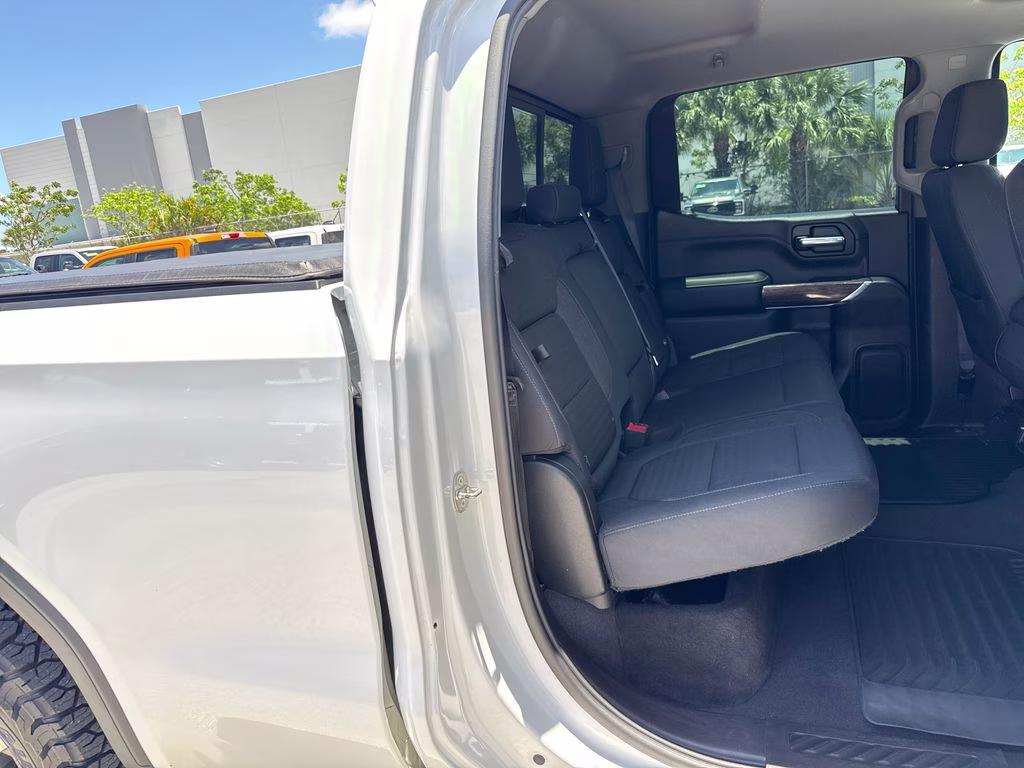 2019 Summit White GMC Sierra 1500 SLE 4X4 Truck