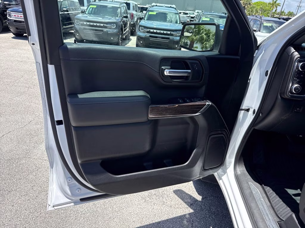 2019 Summit White GMC Sierra 1500 SLE 4X4 Truck
