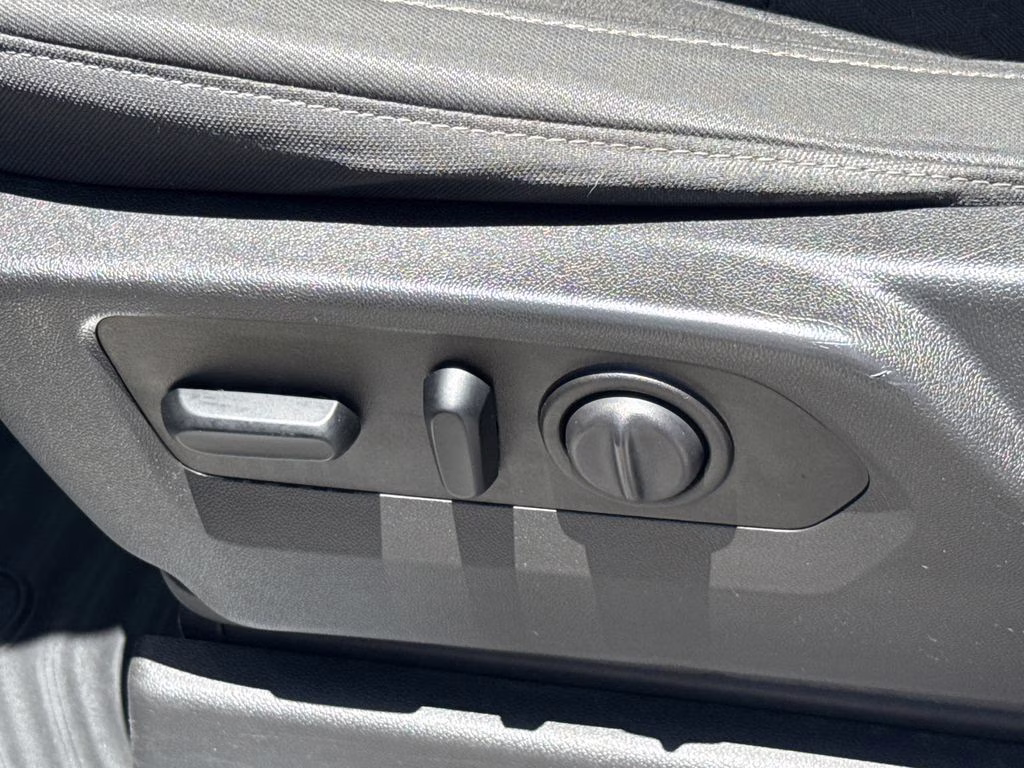 2019 Summit White GMC Sierra 1500 SLE 4X4 Truck