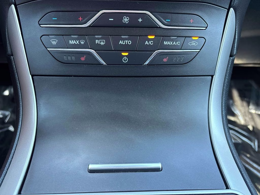 2020 Magnetic Ford Edge SEL AWD SUV