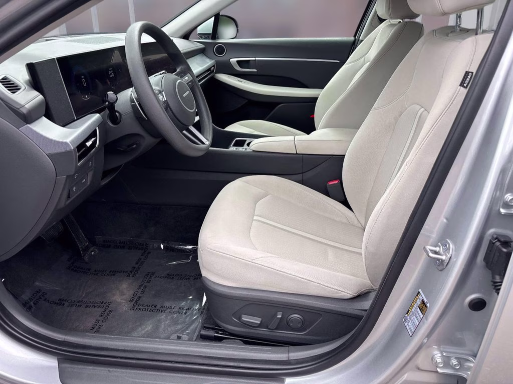 2025 Aero Silver Hyundai Sonata SEL FWD Sedan
