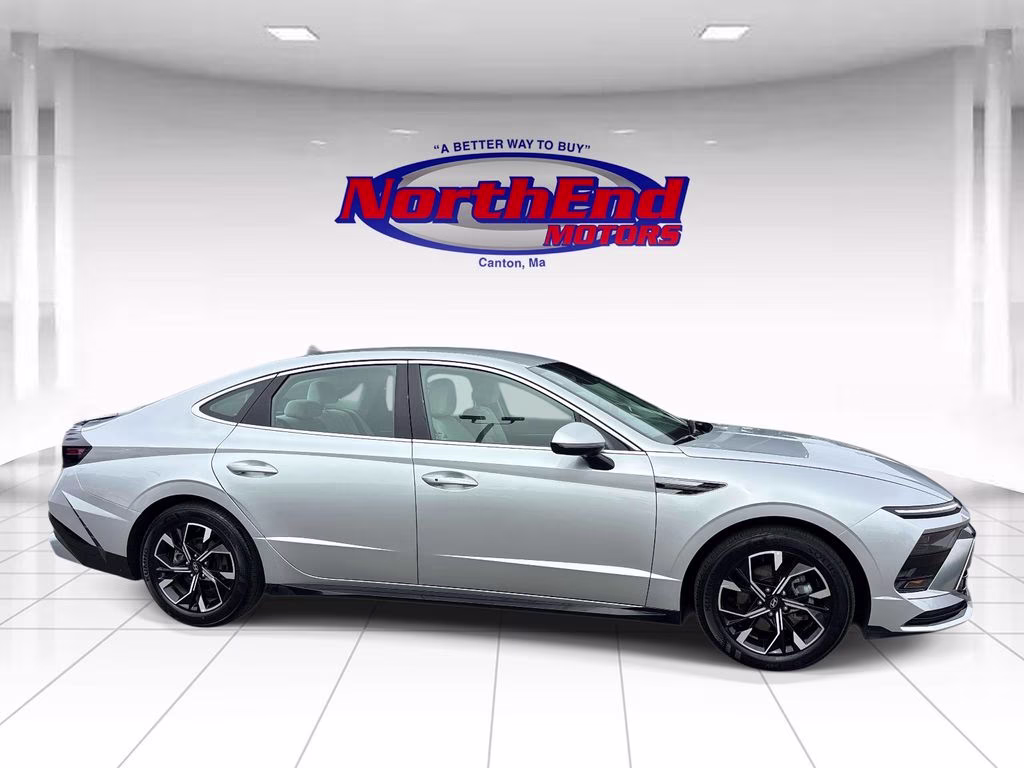2025 Aero Silver Hyundai Sonata SEL FWD Sedan