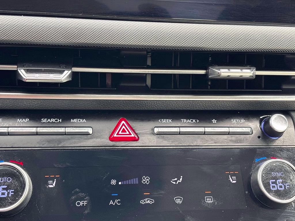 2025 Aero Silver Hyundai Sonata SEL FWD Sedan