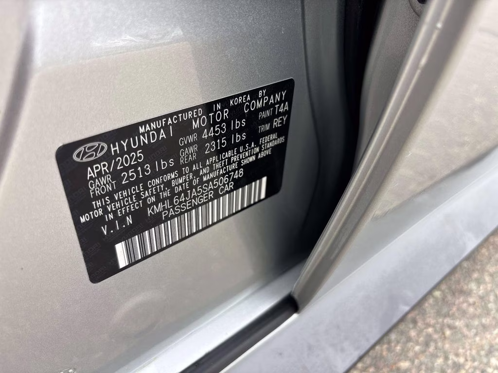 2025 Aero Silver Hyundai Sonata SEL FWD Sedan