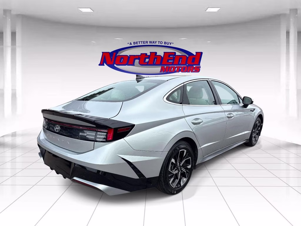 2025 Aero Silver Hyundai Sonata SEL FWD Sedan