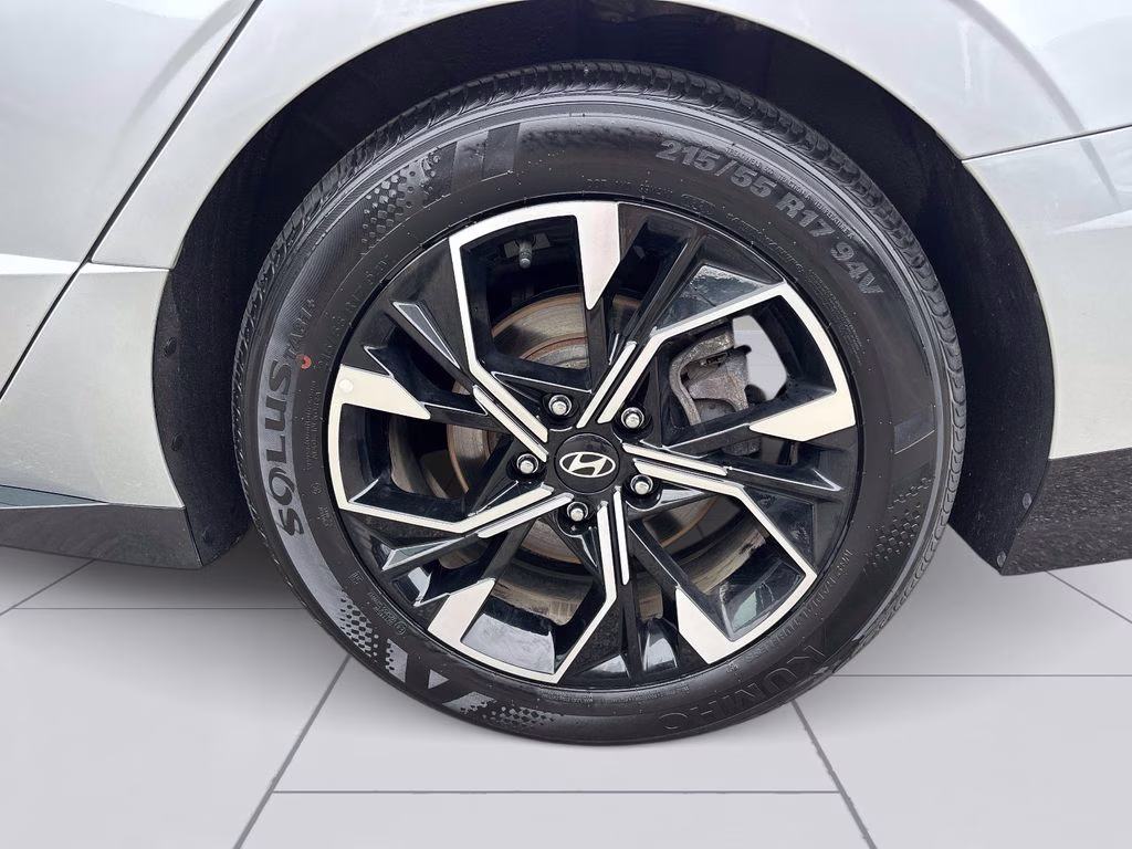 2025 Aero Silver Hyundai Sonata SEL FWD Sedan
