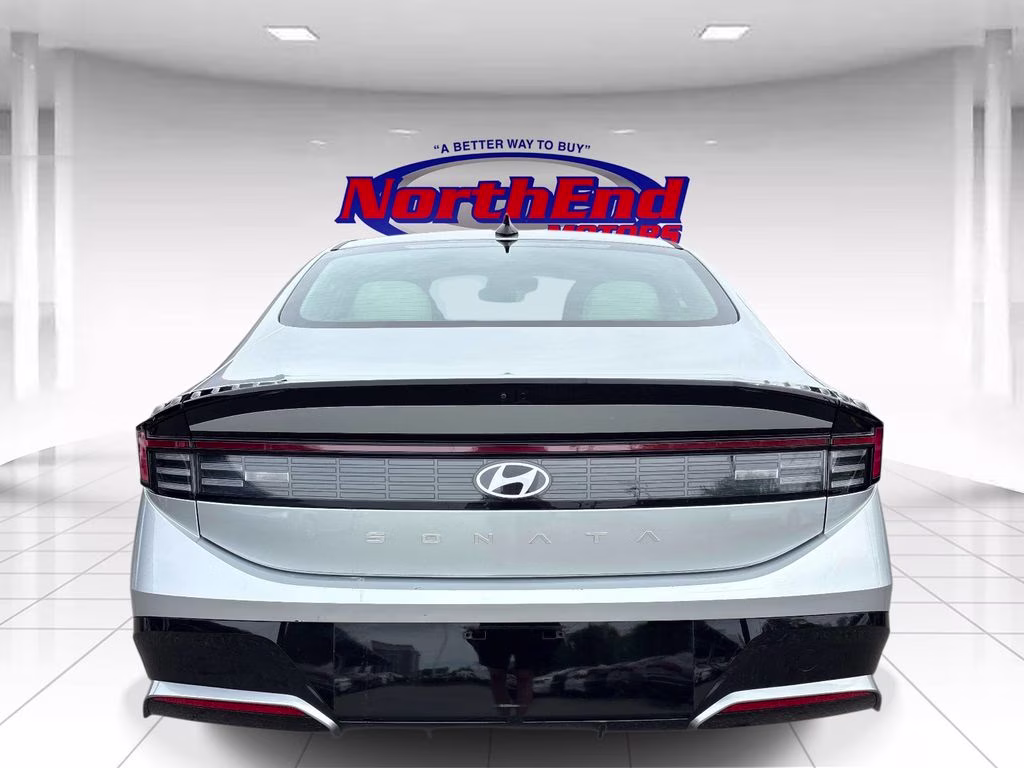 2025 Aero Silver Hyundai Sonata SEL FWD Sedan