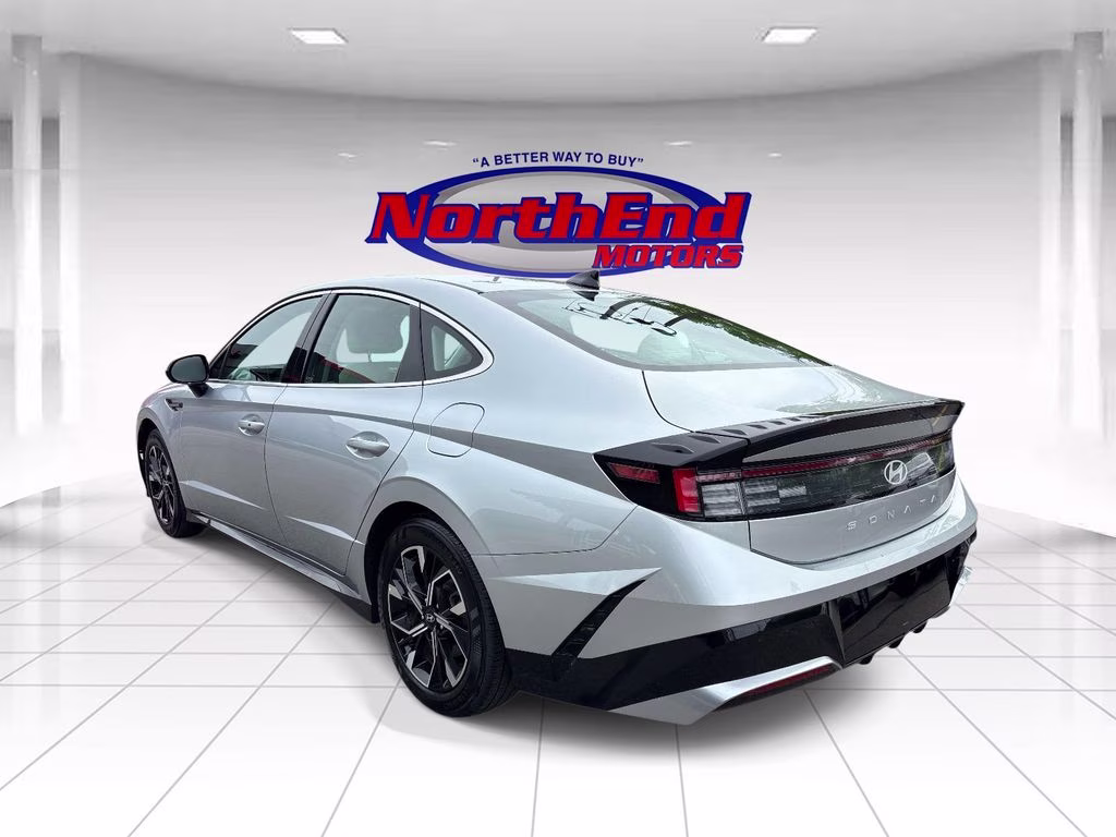 2025 Aero Silver Hyundai Sonata SEL FWD Sedan