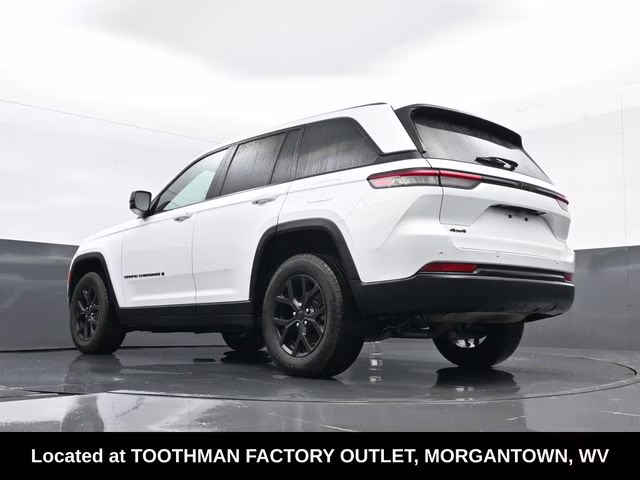 2025 Bright White Clearcoat Jeep Grand Cherokee Altitude 4X4 SUV