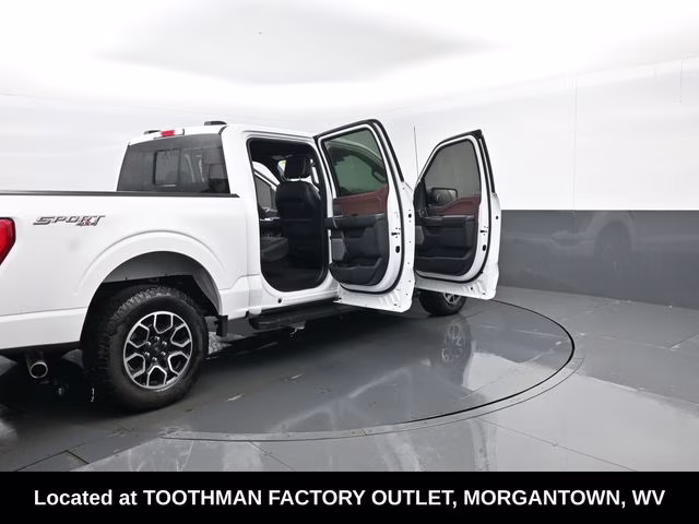 2023 White Ford F-150 Lariat 4X4 Truck