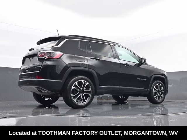 2022 Diamond Black Crystal Pearlcoat Jeep Compass Limited 4X4 SUV