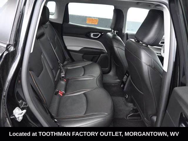 2022 Diamond Black Crystal Pearlcoat Jeep Compass Limited 4X4 SUV