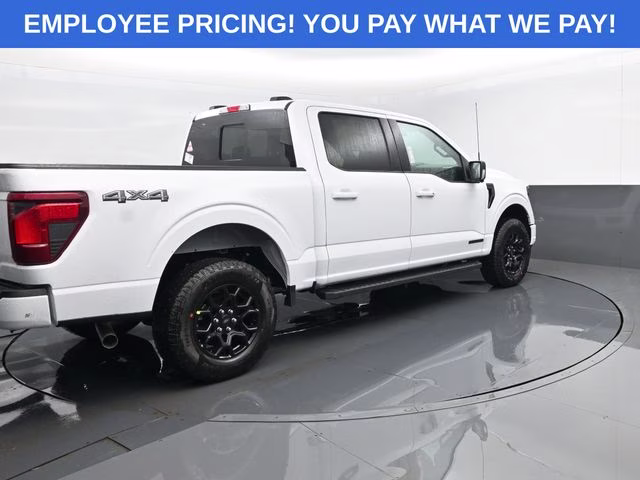 2026 Oxford White Ford F-150 XLT 4X4 Truck