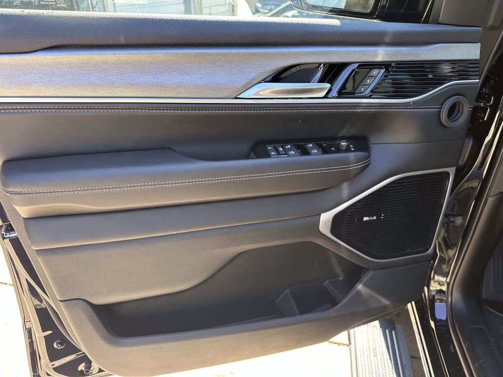 2026 High Gloss Black Jeep Grand Wagoneer Limited Altitude 4X4 SUV