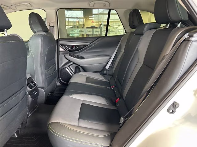 2023 Crystal White Pearl Subaru Outback Onyx Edition AWD SUV
