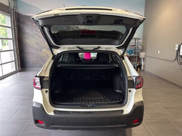 2023 Crystal White Pearl Subaru Outback Onyx Edition AWD SUV