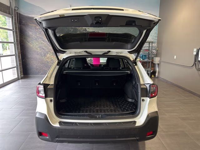 2023 Crystal White Pearl Subaru Outback Onyx Edition AWD SUV