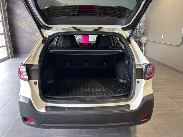 2023 Crystal White Pearl Subaru Outback Onyx Edition AWD SUV