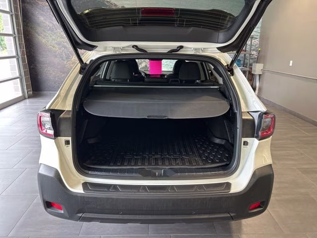 2023 Crystal White Pearl Subaru Outback Onyx Edition AWD SUV
