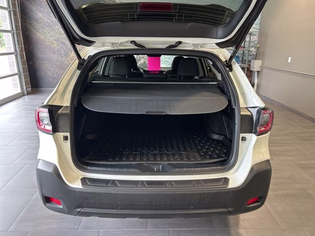 2023 Crystal White Pearl Subaru Outback Onyx Edition AWD SUV