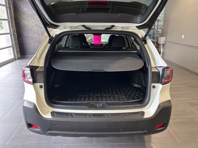 2023 Crystal White Pearl Subaru Outback Onyx Edition AWD SUV