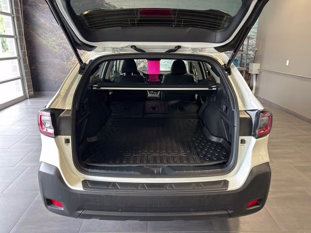 2023 Crystal White Pearl Subaru Outback Onyx Edition AWD SUV