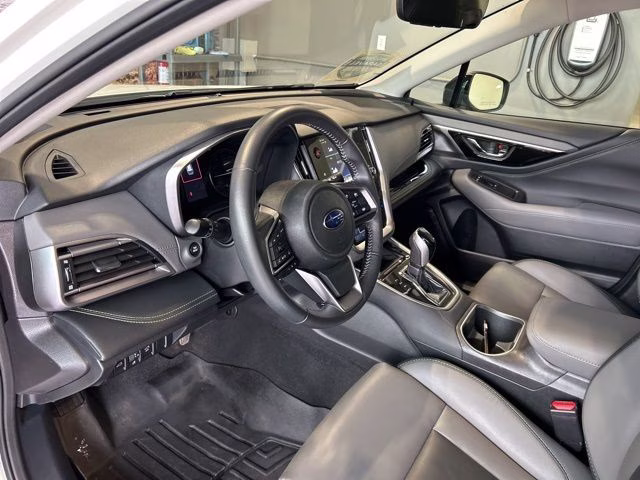 2023 Crystal White Pearl Subaru Outback Onyx Edition AWD SUV