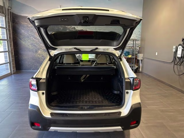 2024 Crystal White Pearl Subaru Outback Limited AWD SUV