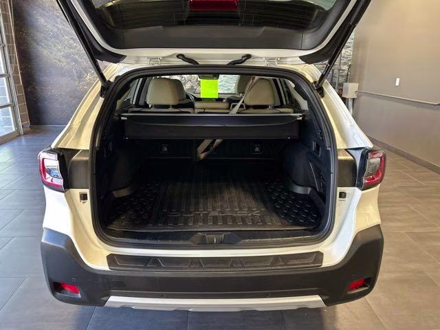 2024 Crystal White Pearl Subaru Outback Limited AWD SUV