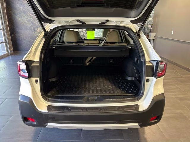 2024 Crystal White Pearl Subaru Outback Limited AWD SUV