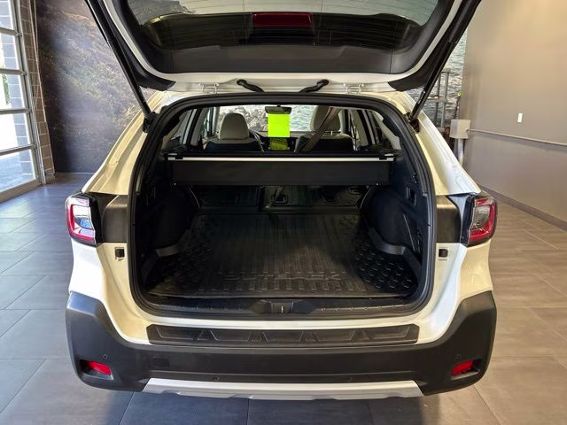 2024 Crystal White Pearl Subaru Outback Limited AWD SUV