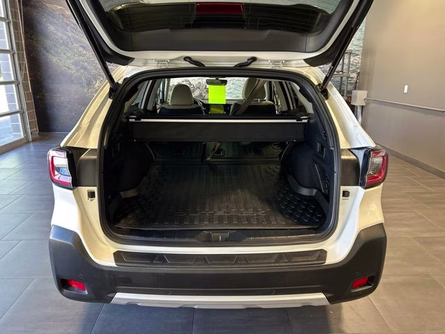 2024 Crystal White Pearl Subaru Outback Limited AWD SUV