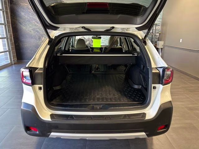 2024 Crystal White Pearl Subaru Outback Limited AWD SUV