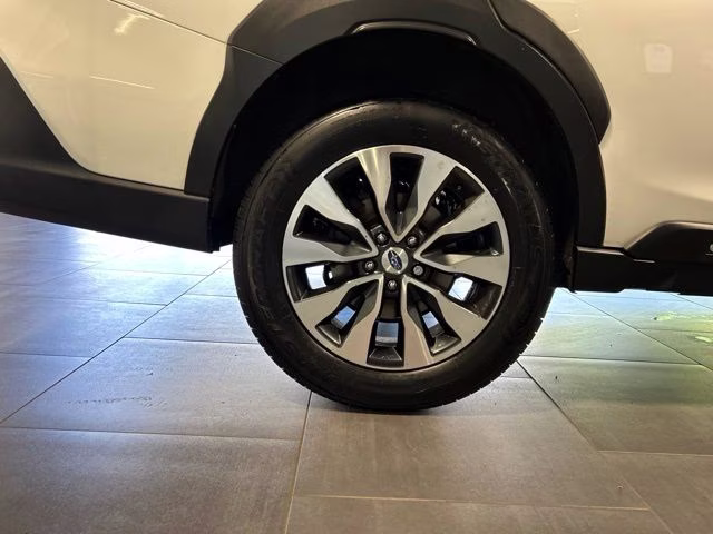 2024 Crystal White Pearl Subaru Outback Limited AWD SUV
