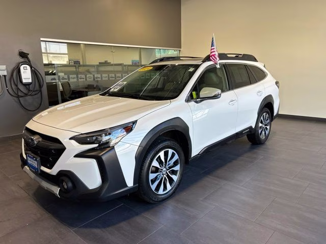 2024 Crystal White Pearl Subaru Outback Limited AWD SUV
