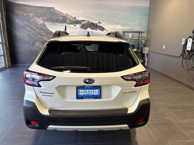 2024 Crystal White Pearl Subaru Outback Limited AWD SUV