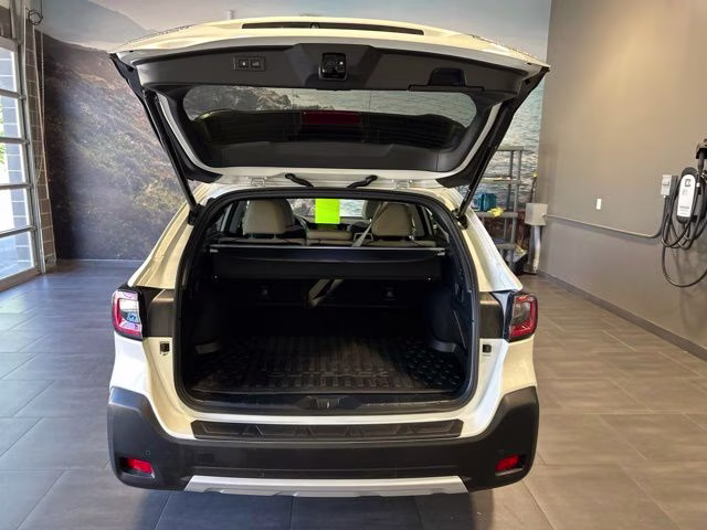2024 Crystal White Pearl Subaru Outback Limited AWD SUV