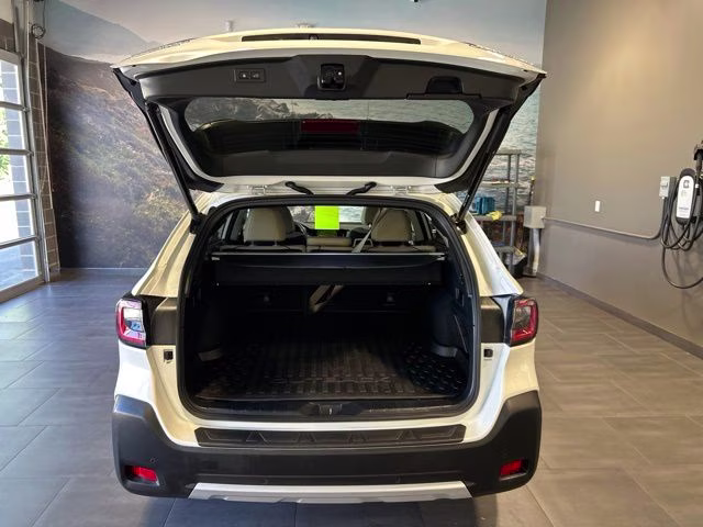 2024 Crystal White Pearl Subaru Outback Limited AWD SUV