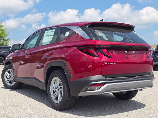 2026 Ultimate Red Hyundai Tucson SE FWD SUV