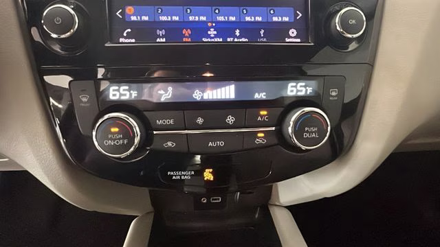 2020 Magnetic Black Pearl Nissan Rogue Sport SV AWD SUV