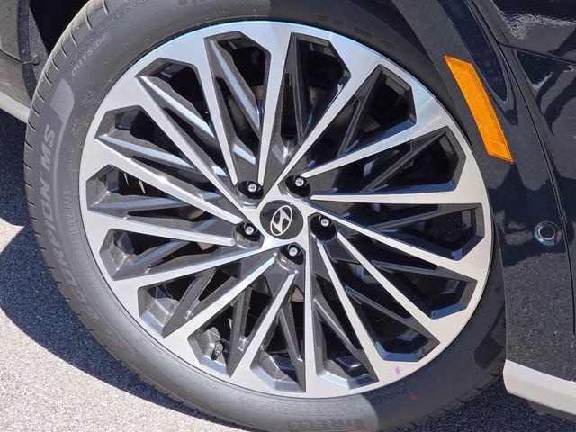2026 Robust Emerald Pearl Hyundai Palisade Hybrid Calligraphy AWD SUV