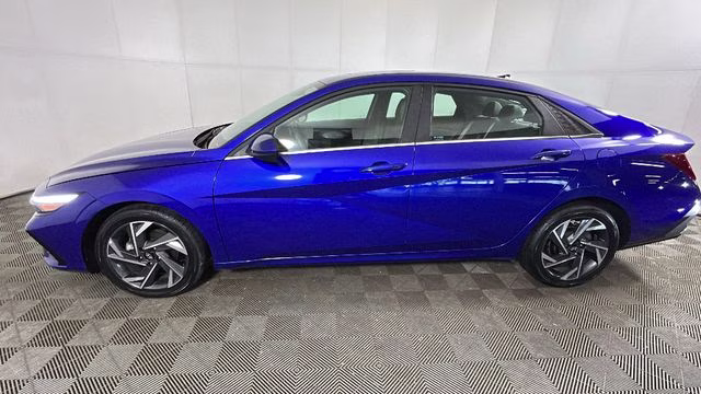 2024 Intense Blue Hyundai Elantra SEL FWD Sedan