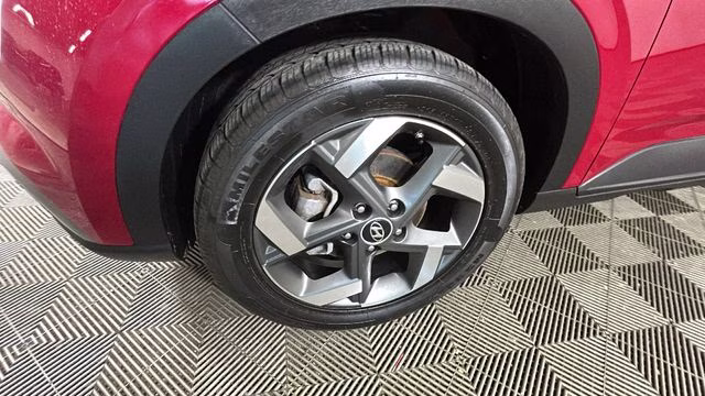2022 Scarlet Red Pearl Hyundai Venue Limited FWD SUV