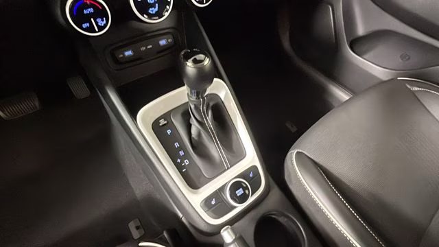 2022 Scarlet Red Pearl Hyundai Venue Limited FWD SUV
