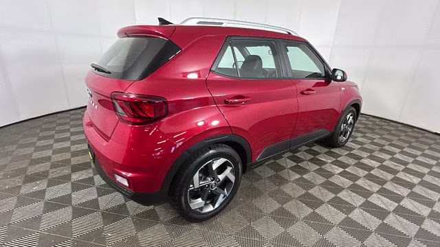2022 Scarlet Red Pearl Hyundai Venue Limited FWD SUV