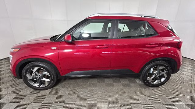 2022 Scarlet Red Pearl Hyundai Venue Limited FWD SUV