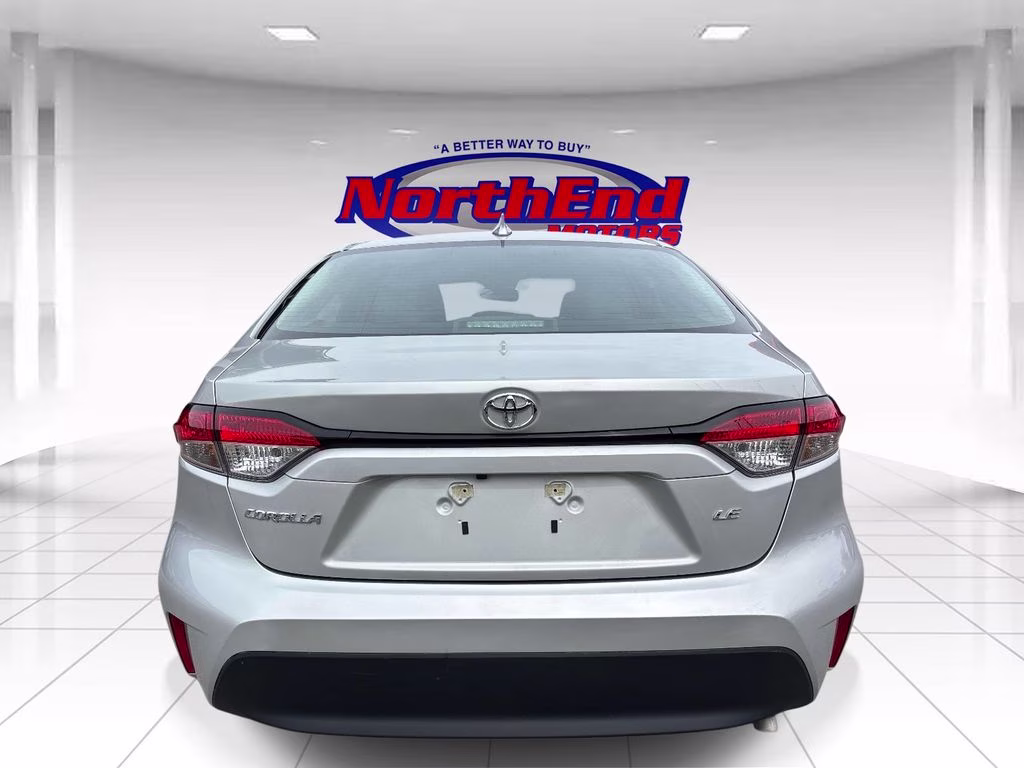 2024 Classic Silver Metallic Toyota Corolla LE FWD Sedan