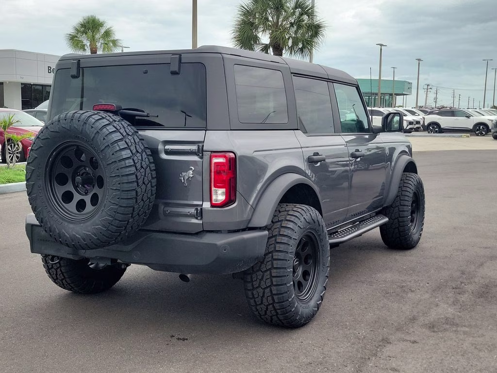 2025 Gray Metallic Ford Bronco Big Bend 4X4 SUV