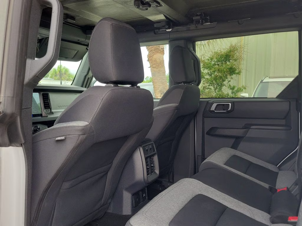 2025 Oxford White Ford Bronco Big Bend 4X4 SUV
