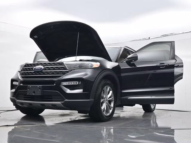 2022 Black Metallic Ford Explorer XLT RWD SUV